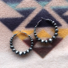 Load image into Gallery viewer, Laredo Pearl Hoops