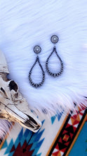 Load image into Gallery viewer, Sedona Silver Earrings